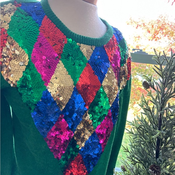 The showstopper! The shimmer! And she has removable shoulder pads. - Picture 2 of 4